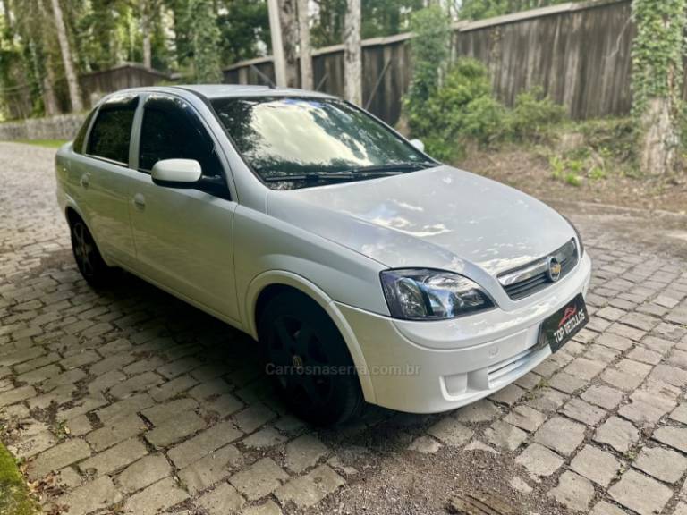 CHEVROLET - CORSA - 2003/2004 - Branca - R$ 24.900,00