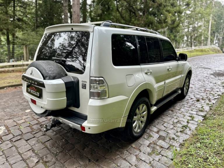 MITSUBISHI - PAJERO FULL - 2013/2013 - Branca - R$ 129.900,00