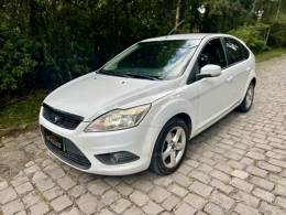 FORD - FOCUS - 2011/2012 - Branca - R$ 44.900,00