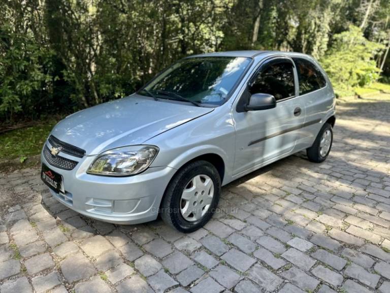 CHEVROLET - CELTA - 2011/2012 - Prata - R$ 26.900,00